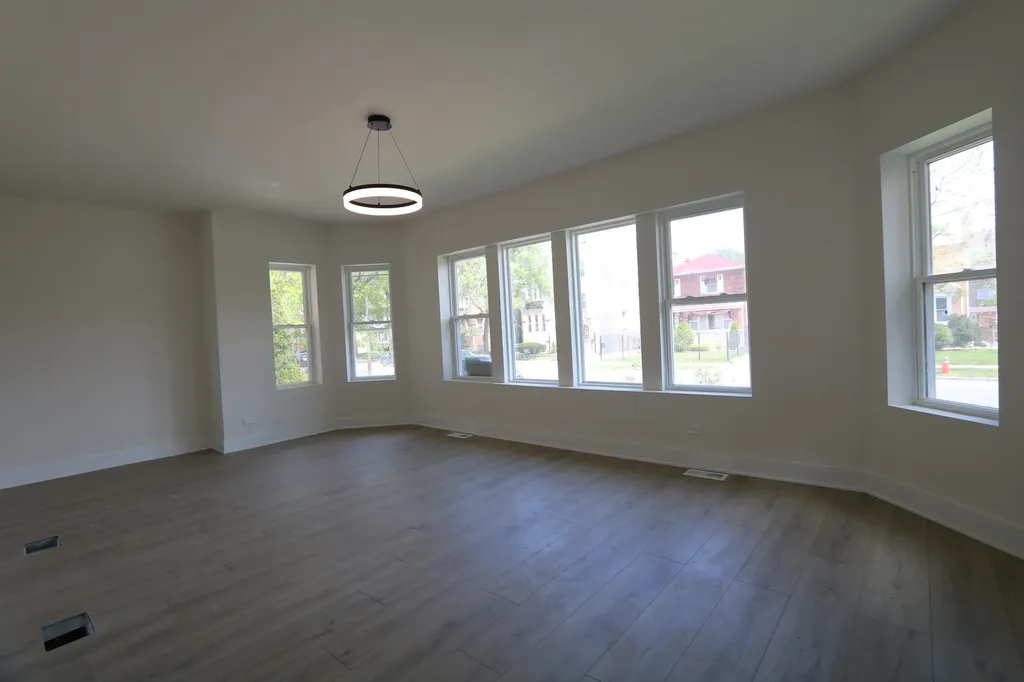 8014 South Yates Boulevard Chicago IL 60617