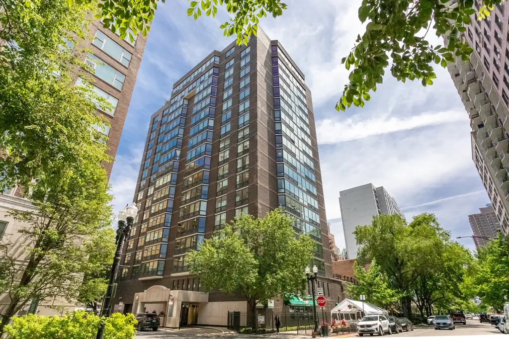 21 West Goethe Street Chicago IL 60610