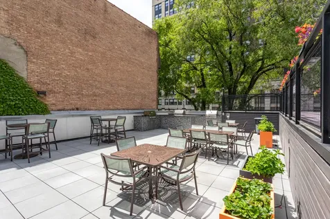 21 West Goethe Street Chicago IL 60610