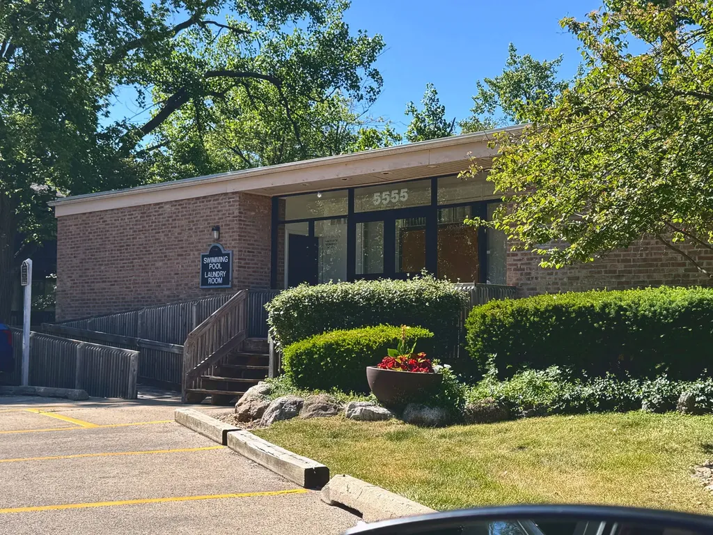 5931 Meadow Drive Lisle IL 60532