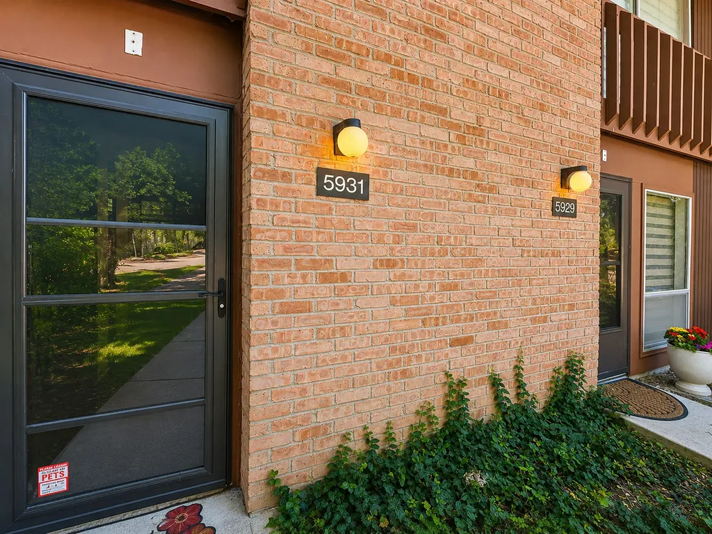 5931 Meadow Drive Lisle IL 60532