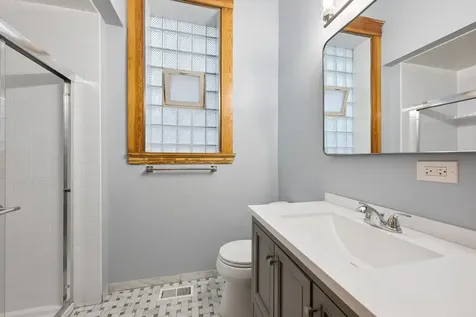 709 West Roscoe Street Chicago IL 60657