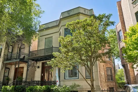 709 West Roscoe Street Chicago IL 60657