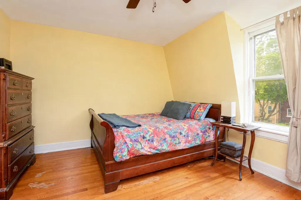 11349 South Saint Lawrence Avenue Chicago IL 60628