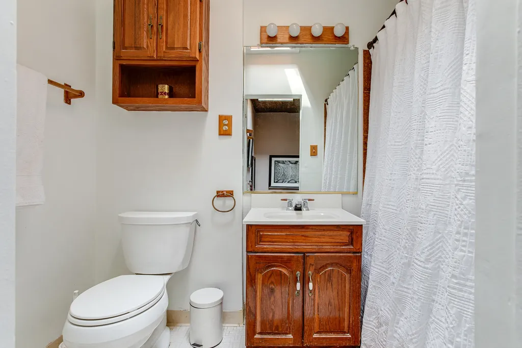 11349 South Saint Lawrence Avenue Chicago IL 60628