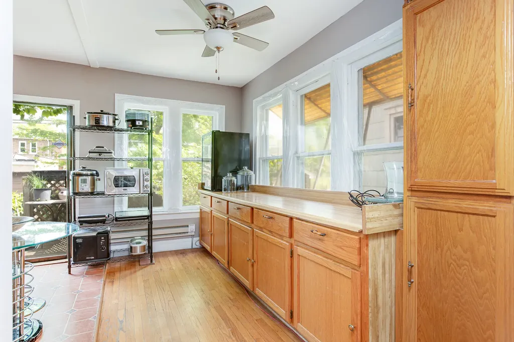 11349 South Saint Lawrence Avenue Chicago IL 60628