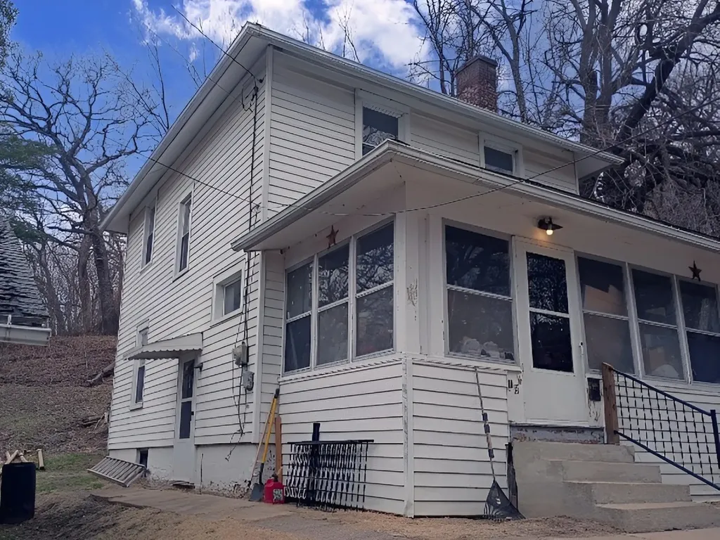 18 Walnut Street Savanna IL 61074