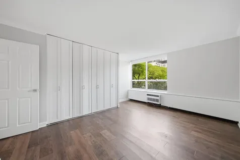 70 West Burton Place Chicago IL 60610