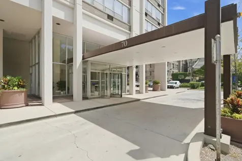 70 West Burton Place Chicago IL 60610