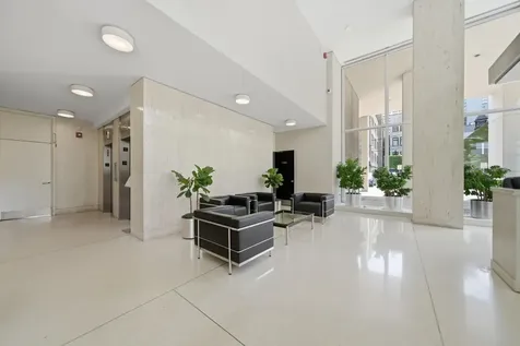 70 West Burton Place Chicago IL 60610