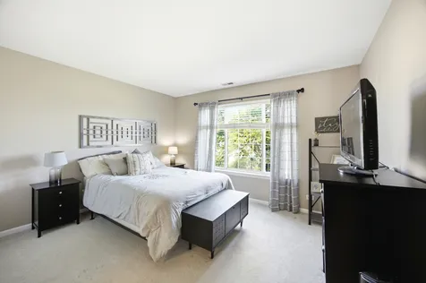 1385 New Haven Drive Cary IL 60013