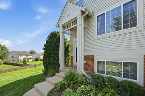 1385 New Haven Drive Cary IL 60013