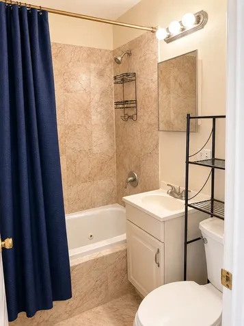 7320 North Winchester Avenue Chicago IL 60626