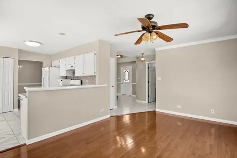 345 Mayfair Lane South Elgin IL 60177