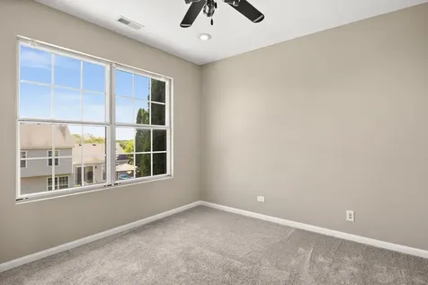 345 Mayfair Lane South Elgin IL 60177
