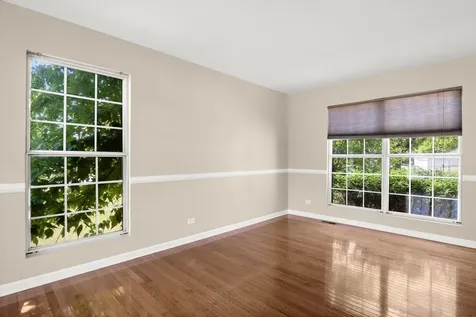 345 Mayfair Lane South Elgin IL 60177