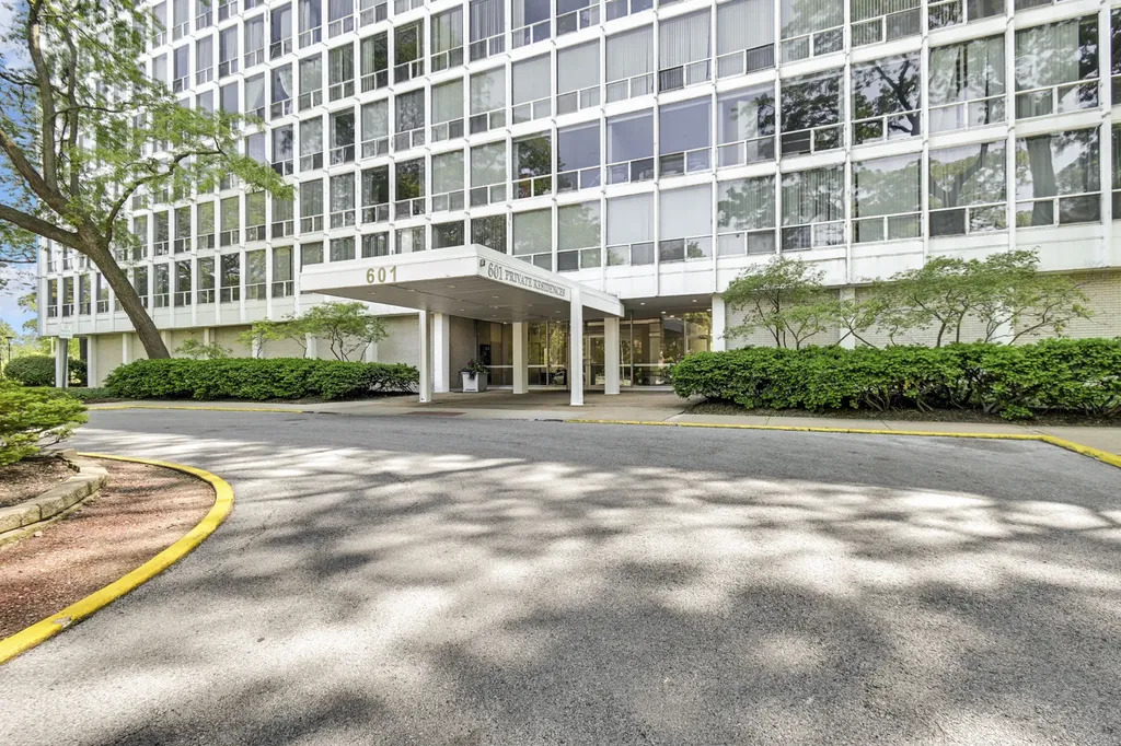 601 East 32nd Street Chicago IL 60616