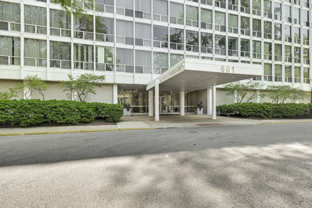 601 East 32nd Street Chicago IL 60616