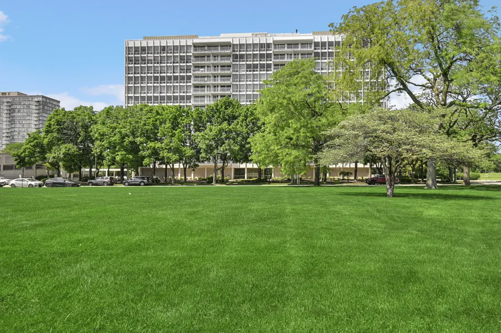 601 East 32nd Street Chicago IL 60616