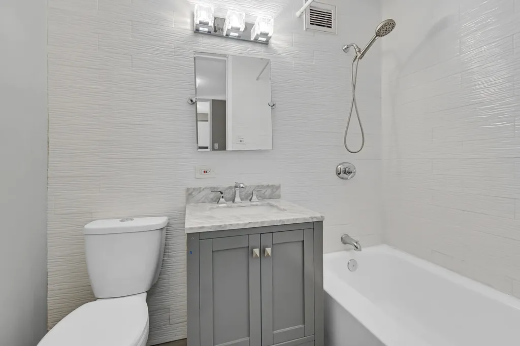 601 East 32nd Street Chicago IL 60616