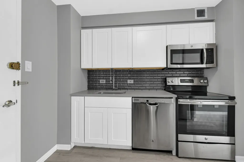 601 East 32nd Street Chicago IL 60616