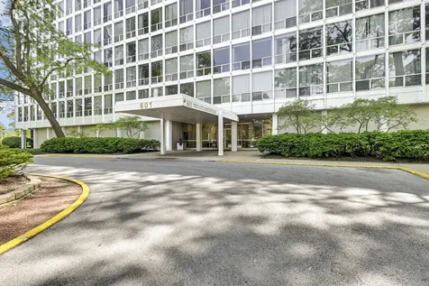 601 East 32nd Street Chicago IL 60616