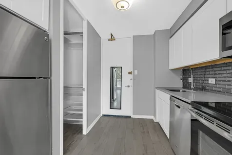 601 East 32nd Street Chicago IL 60616