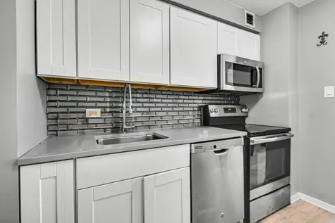 601 East 32nd Street Chicago IL 60616