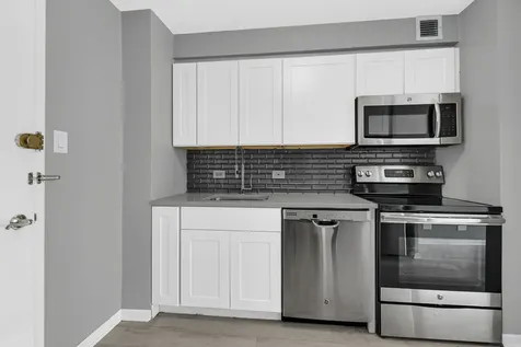 601 East 32nd Street Chicago IL 60616