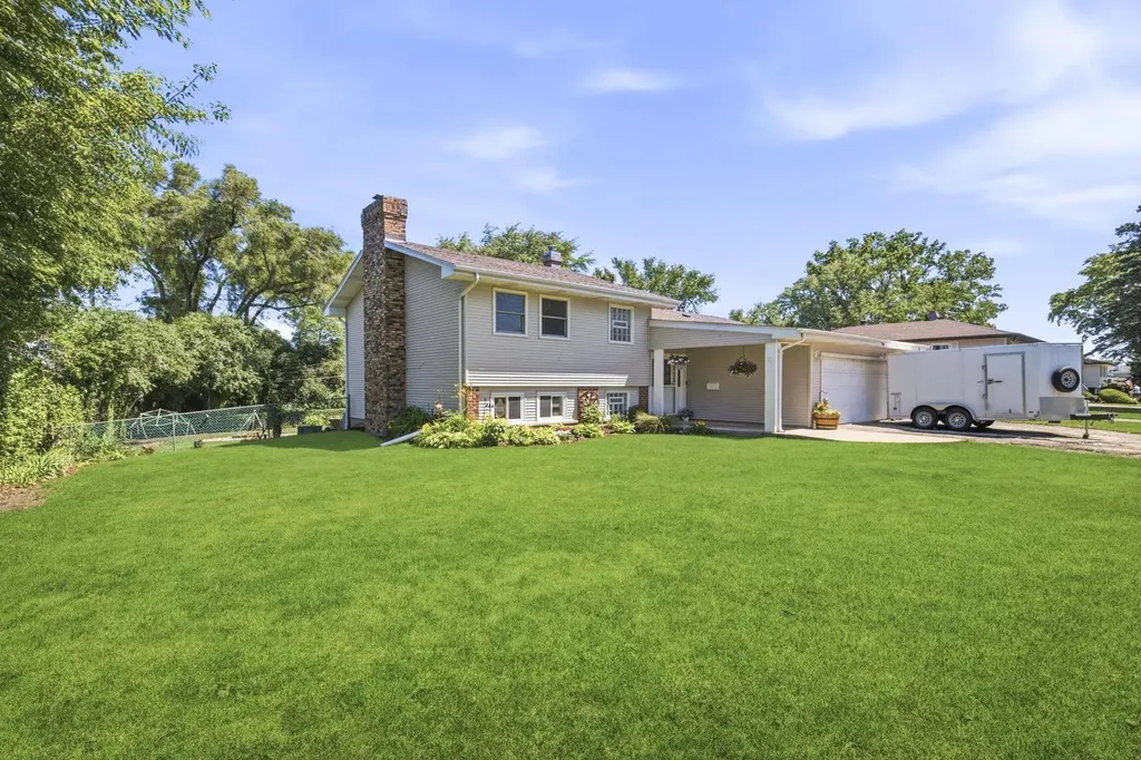 790 Evergreen Lane Hoffman Estates IL 60169