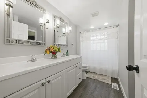 790 Evergreen Lane Hoffman Estates IL 60169