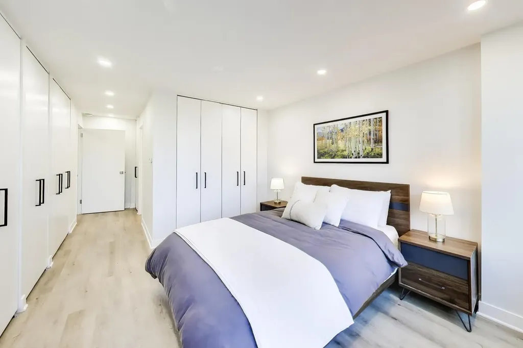1560 North Sandburg Terrace Chicago IL 60610