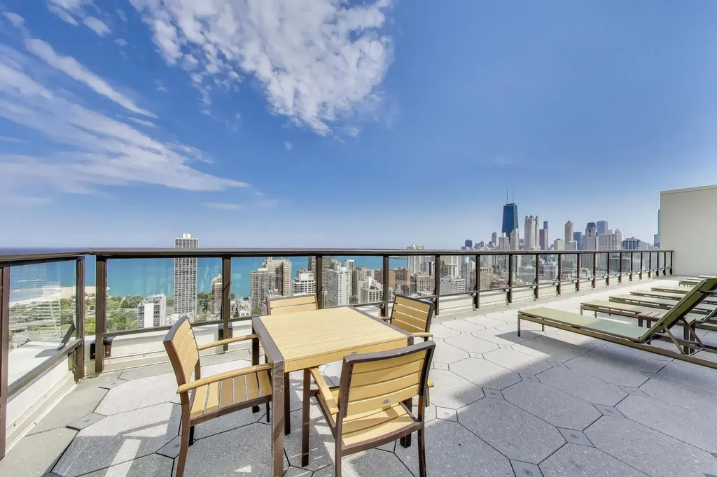 1560 North Sandburg Terrace Chicago IL 60610