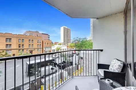 1560 North Sandburg Terrace Chicago IL 60610
