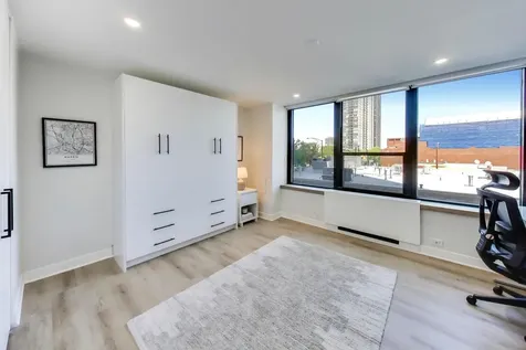 1560 North Sandburg Terrace Chicago IL 60610