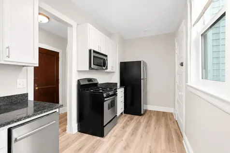 2514 West Belle Plaine Avenue Chicago IL 60618
