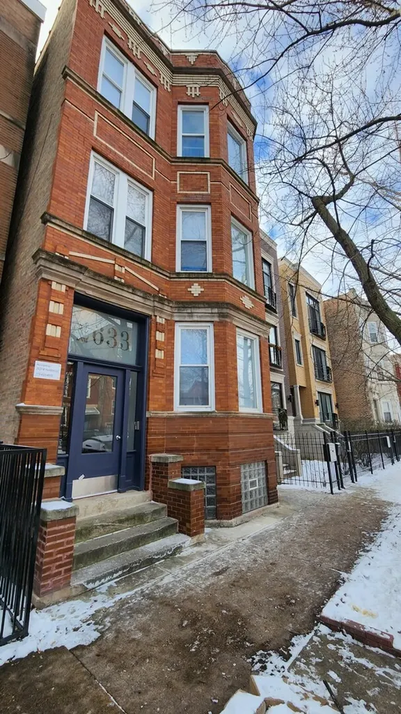 2633 West Haddon Avenue Chicago IL 60622