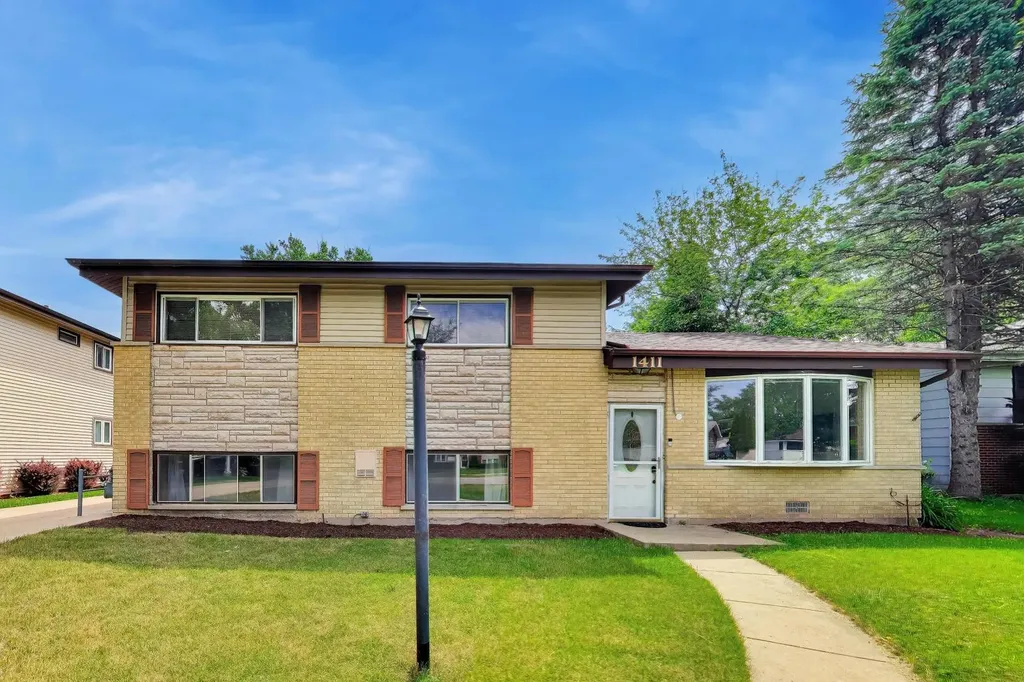 1411 North Burnng Bush Lane Mount Prospect IL 60056