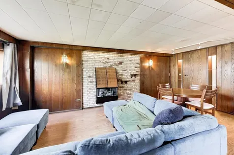 1411 North Burnng Bush Lane Mount Prospect IL 60056