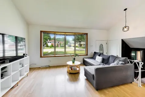 1411 North Burnng Bush Lane Mount Prospect IL 60056