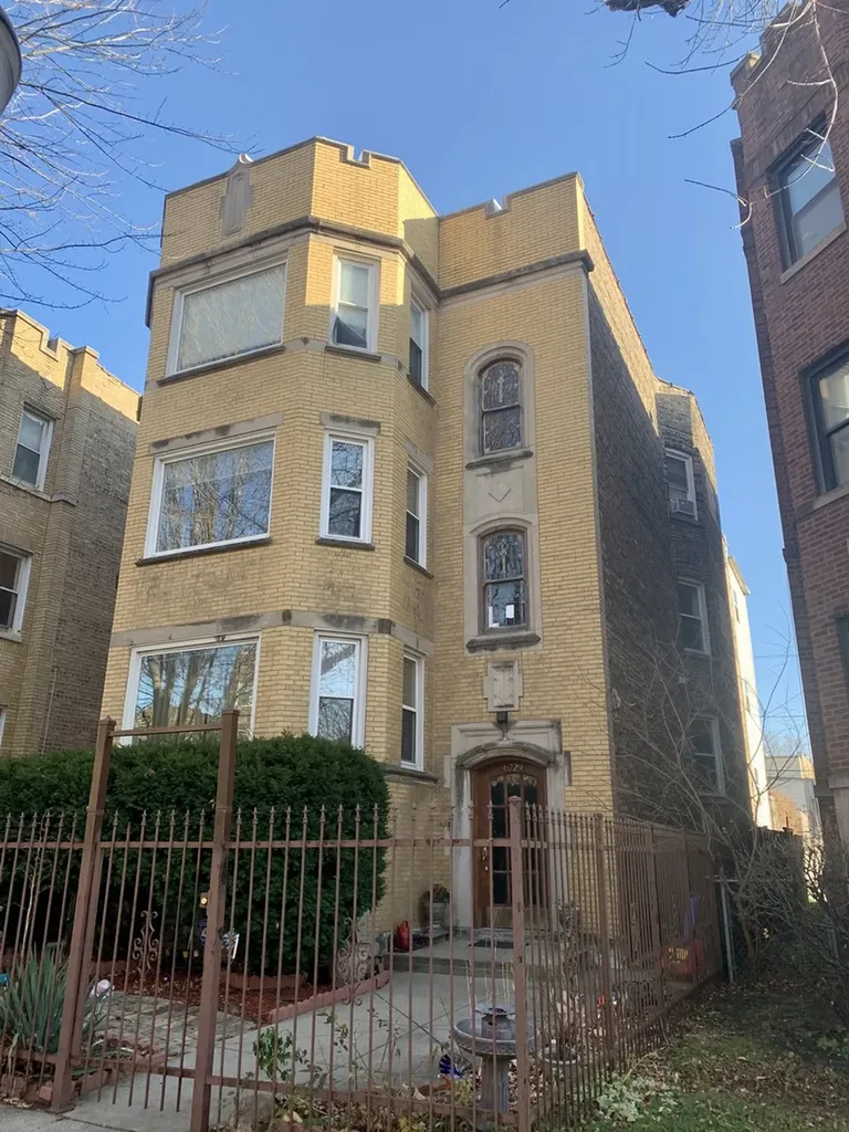 6229 North Claremont Avenue Chicago IL 60659