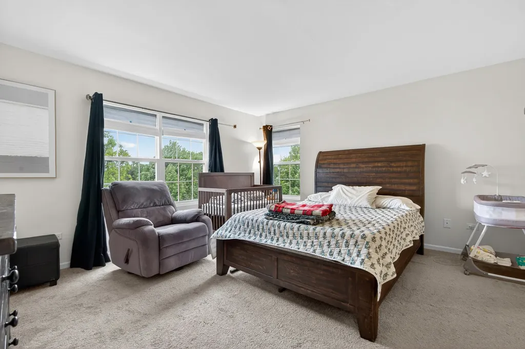 329 Bennett Drive Carol Stream IL 60188