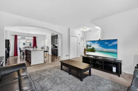 329 Bennett Drive Carol Stream IL 60188