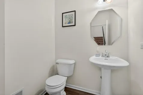 329 Bennett Drive Carol Stream IL 60188