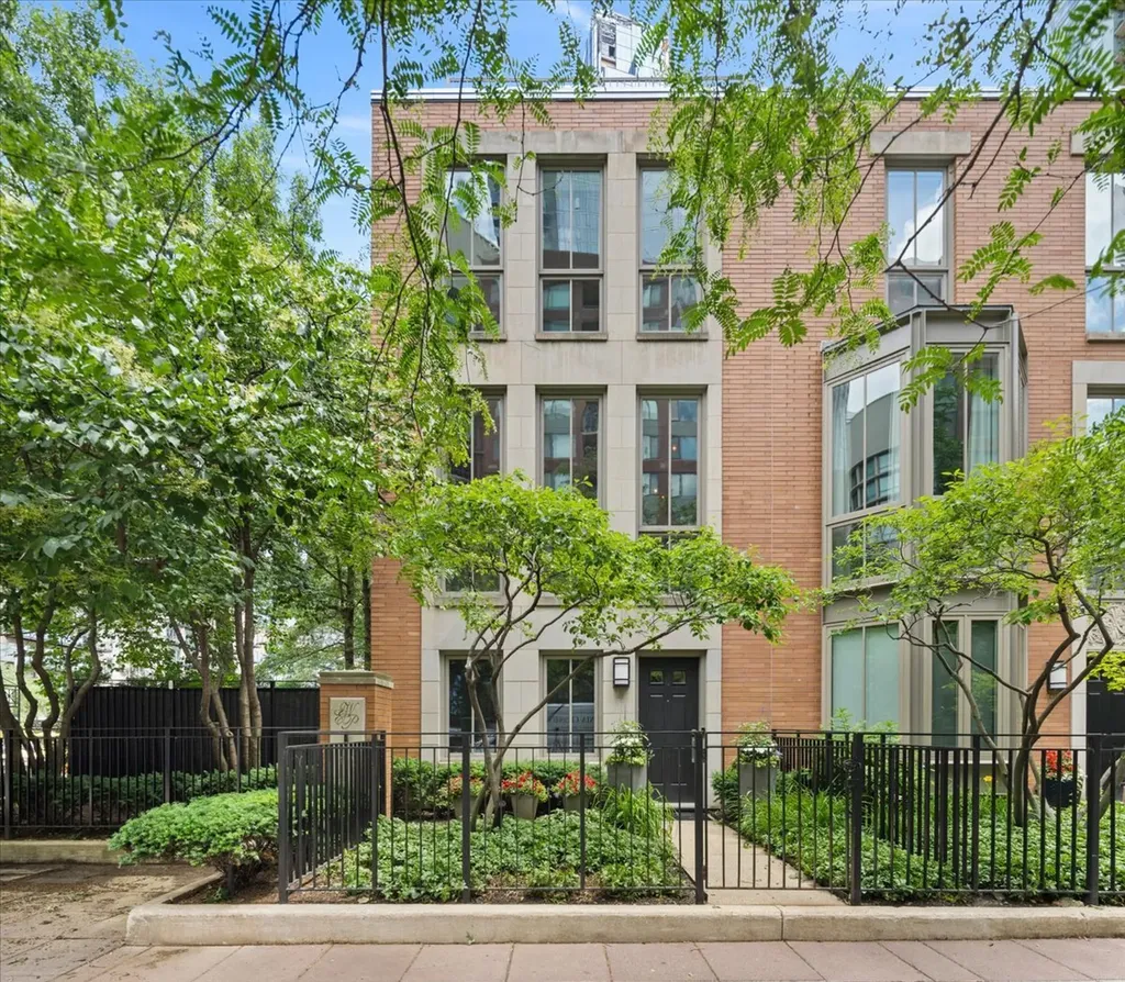 447 North Mcclurg Court Chicago IL 60611