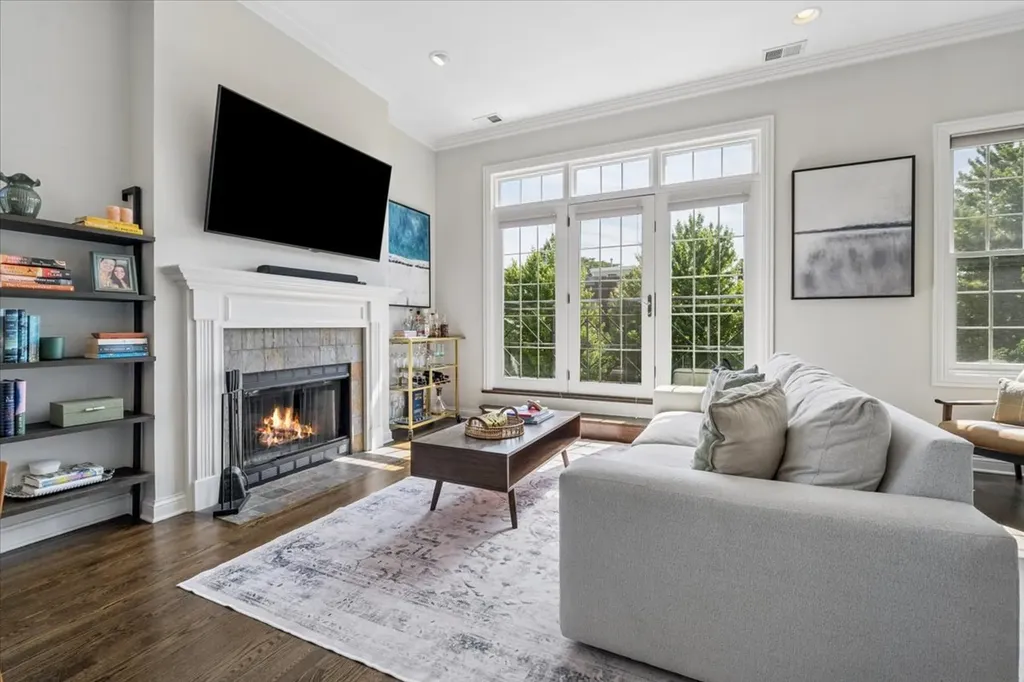 2520 North Southport Avenue Chicago IL 60614