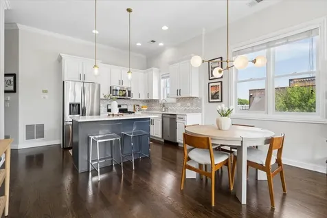2520 North Southport Avenue Chicago IL 60614