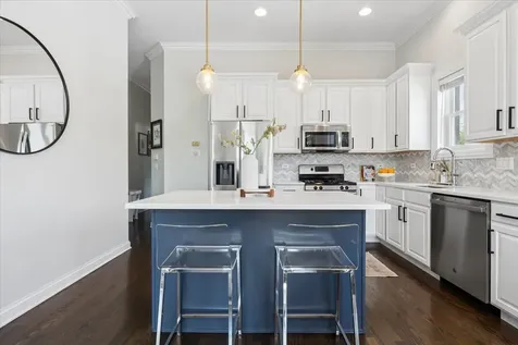 2520 North Southport Avenue Chicago IL 60614