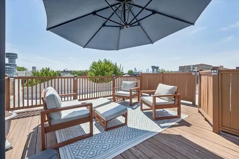 2520 North Southport Avenue Chicago IL 60614