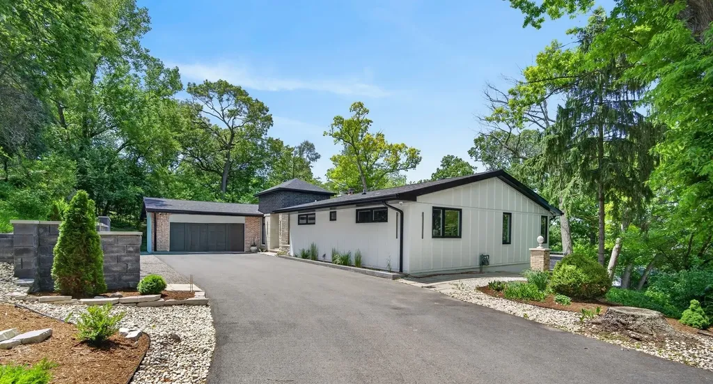 306 Woodlock Street Ingleside IL 60041